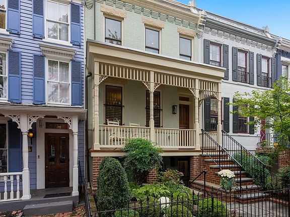 2nd image of 513 7th St SE #Basement