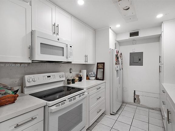 3rd image of 7933 West Dr APT 819