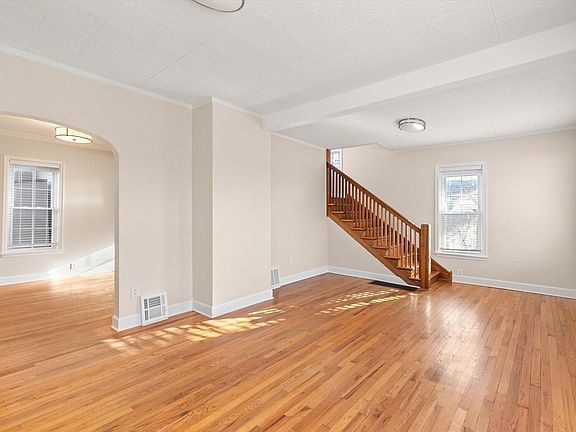 3rd image of 2707 Hickman Rd