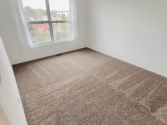 4th image of 23362 Grayson Dr