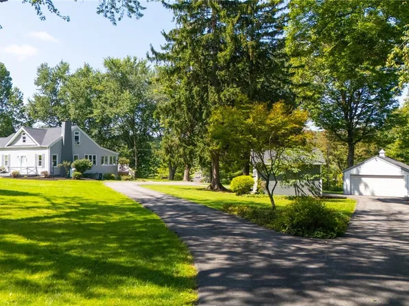 67300 Country Club Rd, Saint Clairsville, OH 43950