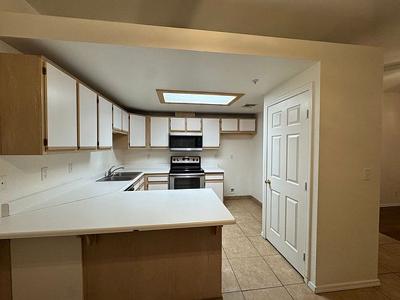 5th image of 317 Phyllis Dr Unit 2