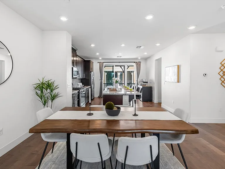 3910 Scottfield St — Photo 37