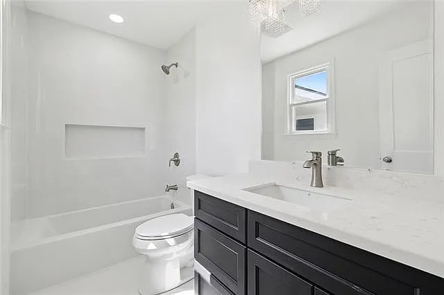 1221 Gaudet Dr — Photo 9
