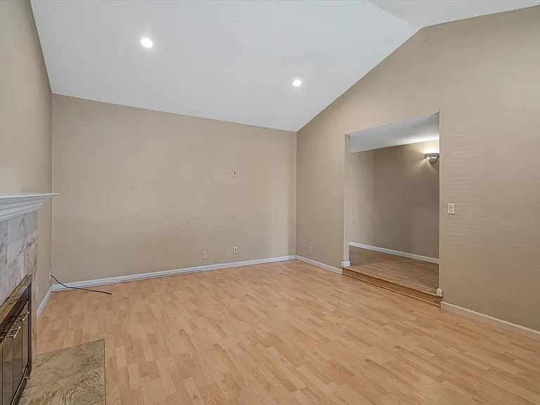 5263 Knights Est — Photo 13