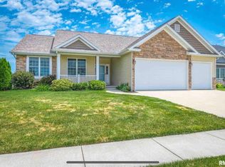 6 Blackstone Way, Le Claire, IA