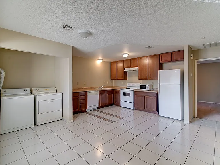 824 Hedge Way #2 — Photo 10