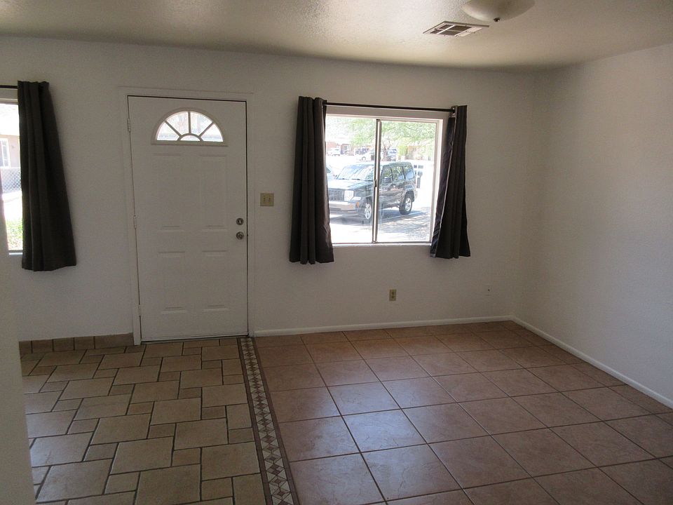 1st image of 826 E Siesta Dr #3