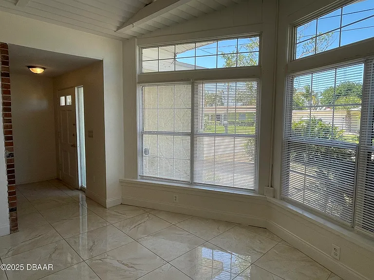 135 Nautical Dr — Photo 5