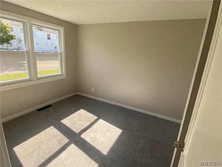 21 Chapman Pl — Photo 8
