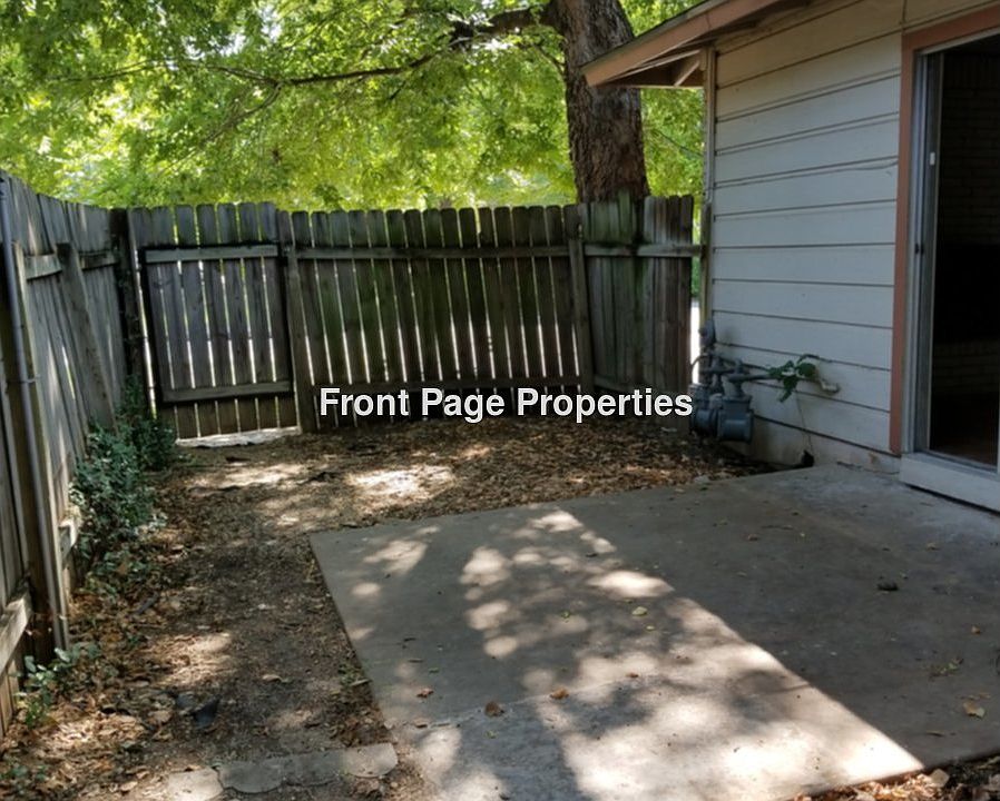 1st image of 2407 La Casa Dr #B
