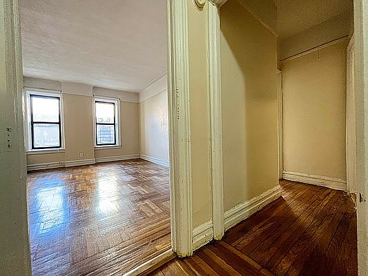 1st image of 530 Parkside Ave APT 1O