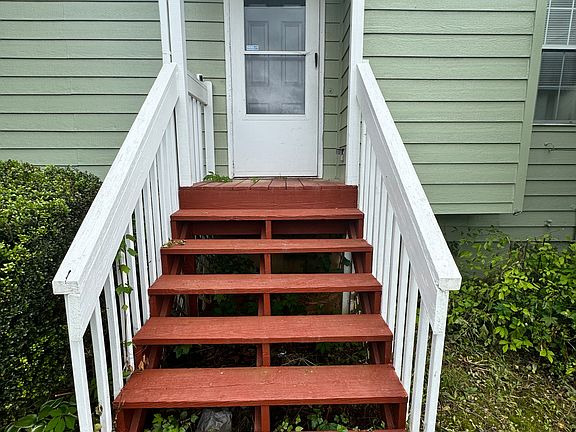3rd image of 1187 Foxwood Dr