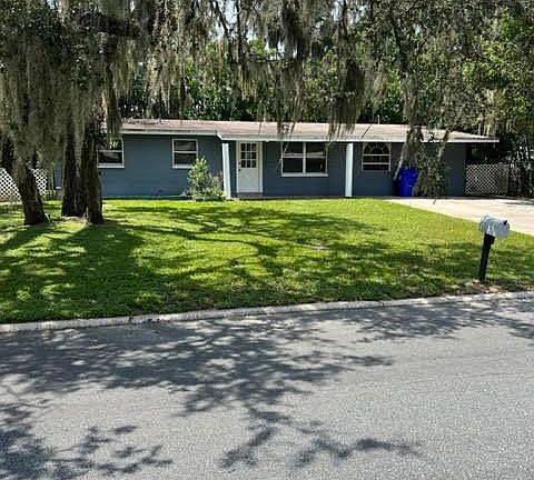 3rd image of 814 N Lorri Ave