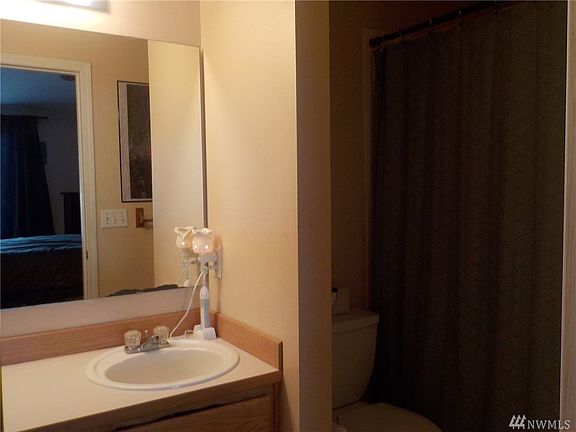 5th image of 1227 203rd Street Ct E