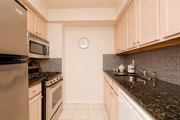 Sold by Douglas Elliman | media 32