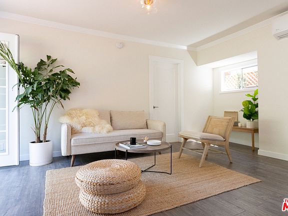 3rd image of 309 Newland St #1/2