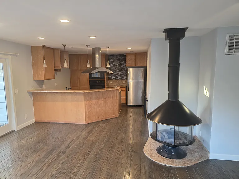 1366 Janet Ln #A — Photo 3
