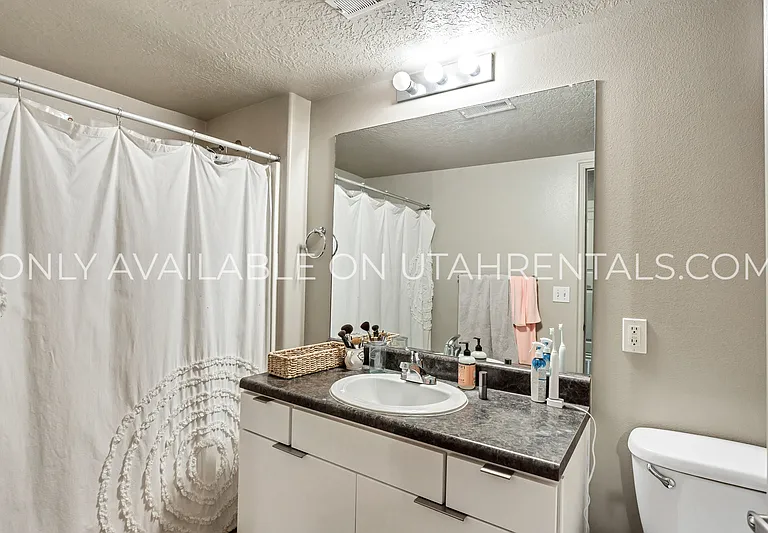 843 E 620 N #L3-2 — Photo 11