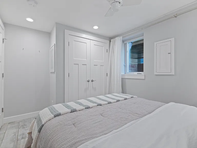 2061 NW Kearney St — Photo 20