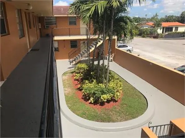 Northeast Point, 1235 W 66th St #5, Hialeah, FL 33012