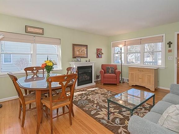 3rd image of 1904 Crestland Dr