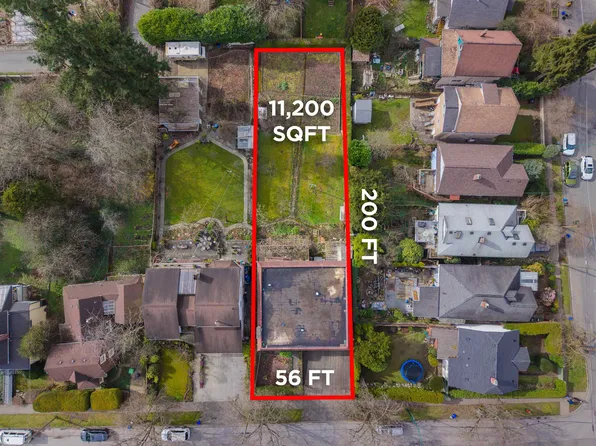 3237 Dumfries St, Vancouver, BC V5N 3S4