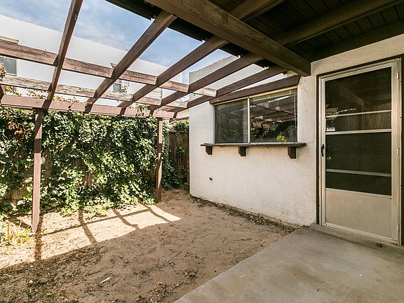 5th image of 76 Calle Arroyo Seco NW