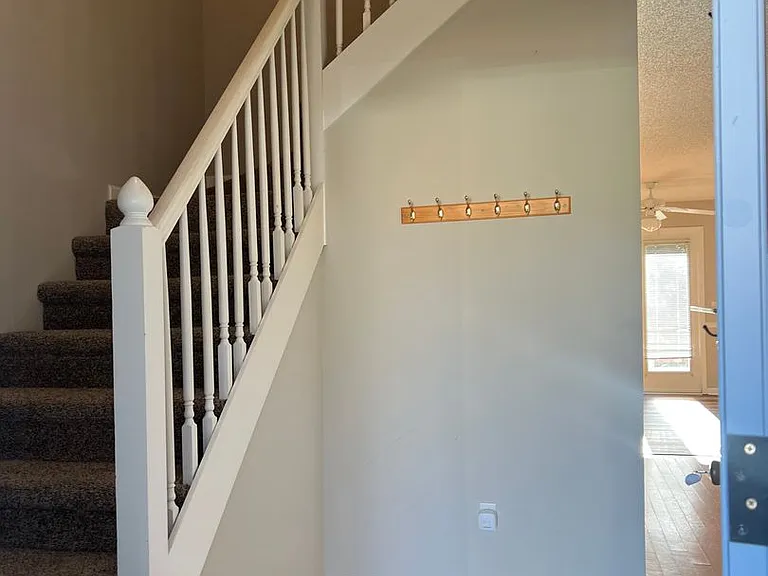 195 N Springview Dr — Photo 9