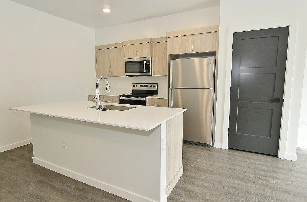 2 bed, 990 sqft, $1,500 — Photo 4