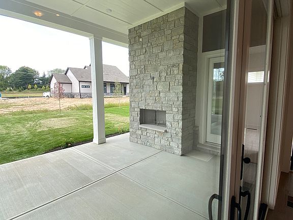 3rd image of 1427 Chatham Hills Blvd
