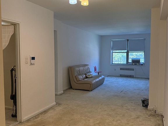 2nd image of 27-04 Parsons Blvd #2G