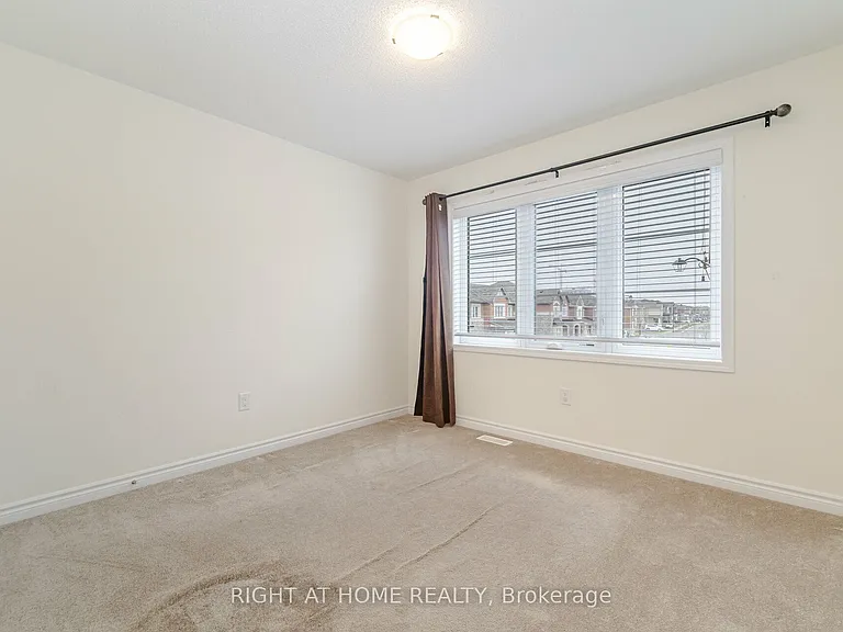 908 Sumac Cres — Photo 30