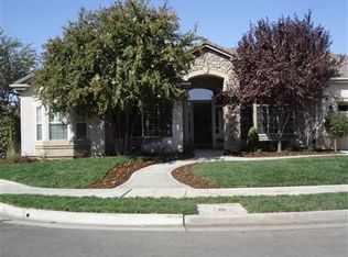 117 Goshen Ave, Clovis, CA 93611