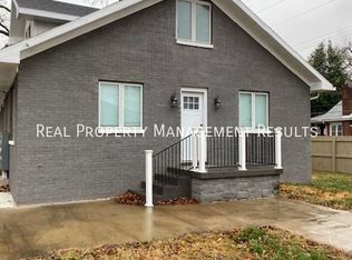 700 S Bennighof Ave #B, Evansville, IN 47714