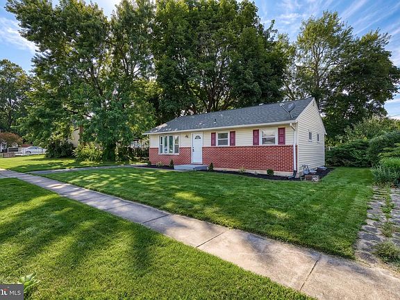 3rd image of 3807 N Sylvan Dr