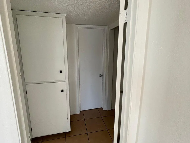 222 Goodman St #G — Photo 8