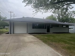 1516 Karen St, Lima, OH 45801