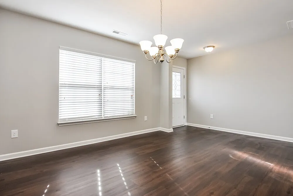 4 bed, 2.5 bath, 2229 sqft, $2,210 — Photo 4