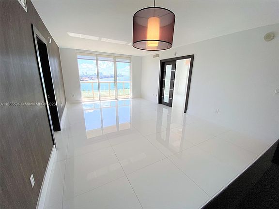 3rd image of 50 Biscayne Blvd APT 1408