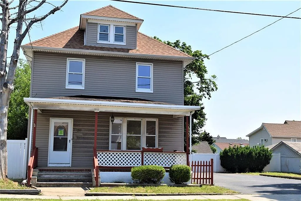 155 Prospect St photo 1