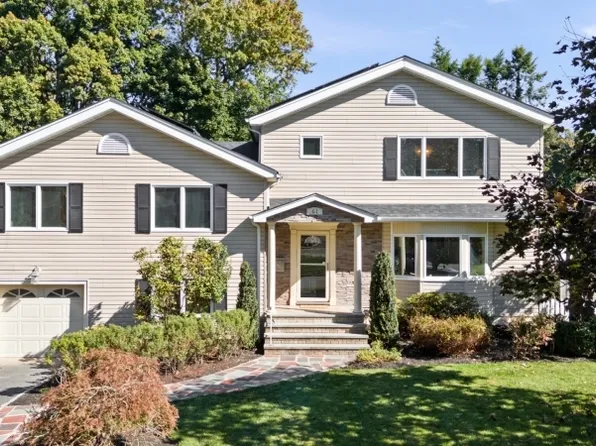 61 Harrison Ave, Roseland Boro, NJ 07068