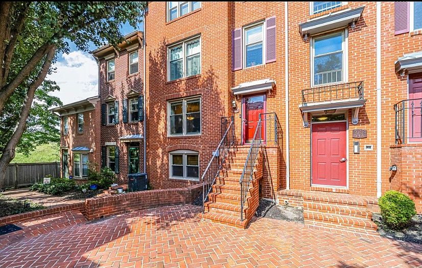 1st image of 532 Colecroft Ct
