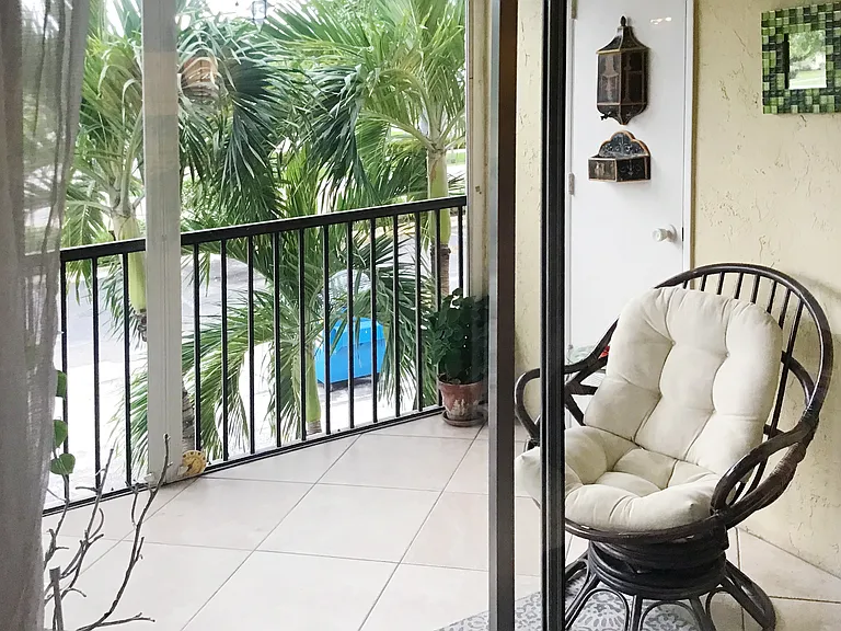 2nd floor patio