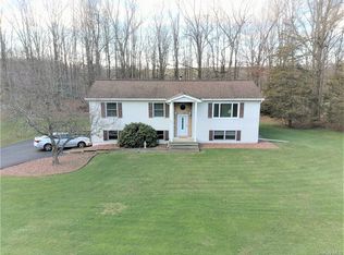 840 Orchard Dr, Wallkill, NY 12589