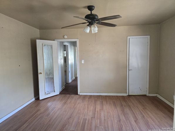 san-antonio-texas-169112895 picture