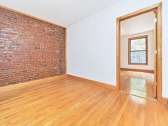 3rd image of 333 W 43rd St APT 2A