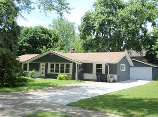 30 Waban Ct, Schaumburg, IL 60193