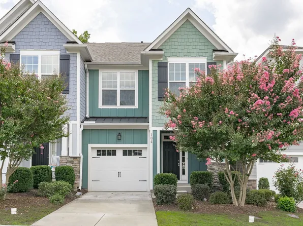 104 Secret Grove Ln, Holly Springs, NC 27540