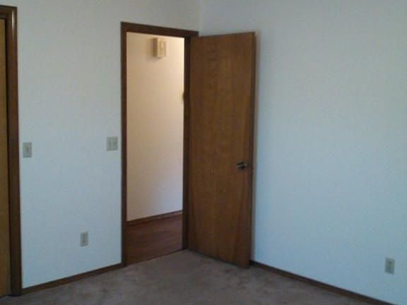 4th image of 3373 S Clifton Ave